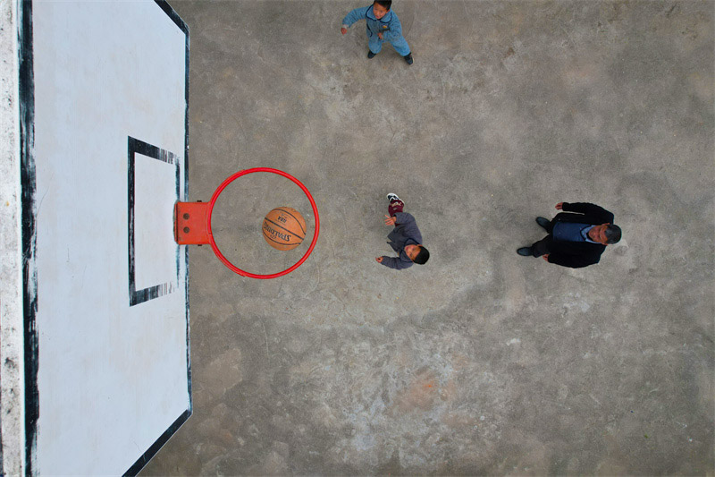 �������ڽ�ѧ��ע�غ����ǵ�ȫ�淢չ������������ �ɭ��